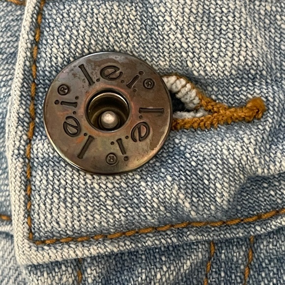 Leo Capri Jeans.  Size 11 - Picture 12 of 15